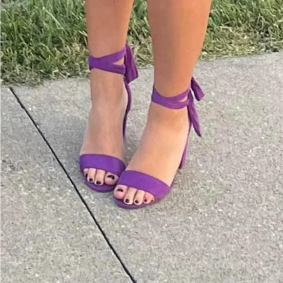 Trary Lace Up Chunky Heel Sandals - Picture 4 of 7